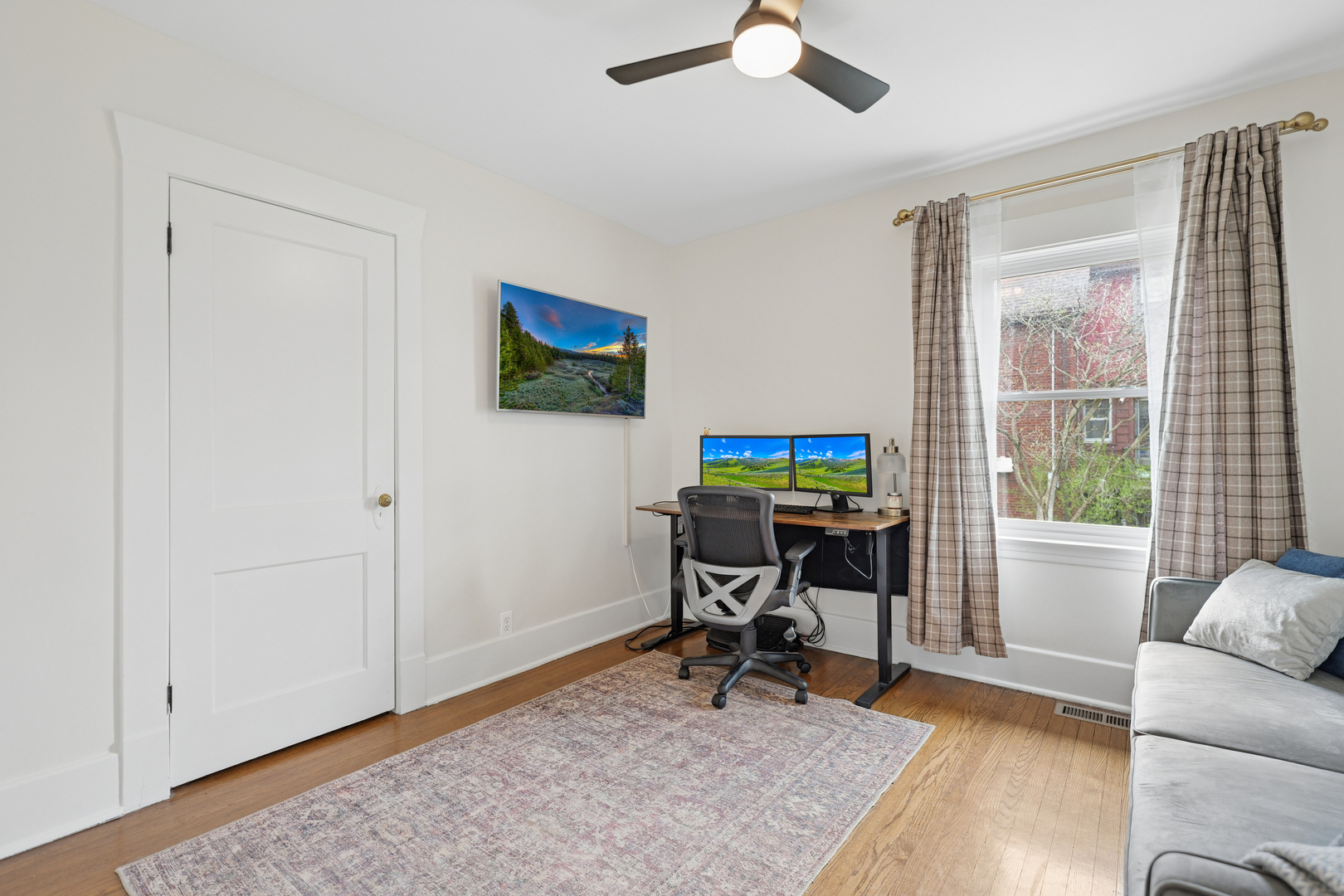 4136 Raymond Avenue Brookfield, IL 60513 - Photo 14 of 23 a view of a livingroom with workspace and a window