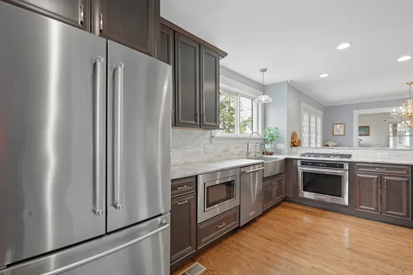 $599,000 | 4136 Raymond Avenue, Brookfield, IL 60513