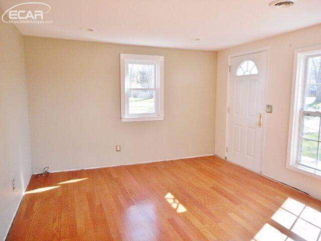 7298 Neff Road Mount Morris, MI 48458 - Photo 5 of 16 21178566-4.JPG