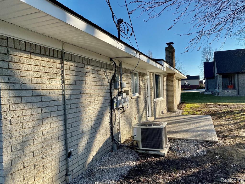 51811 Card Road Macomb, MI 48042 - Photo 21 of 25