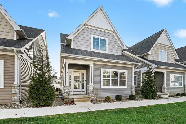 $795,000 | 1253 Echoes Circle, South Bend, IN 46617