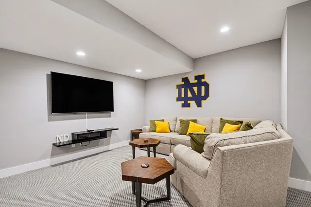 $795,000 | 1253 Echoes Circle, South Bend, IN 46617