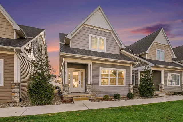 $795,000 | 1253 Echoes Circle, South Bend, IN 46617