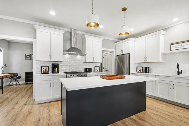 $795,000 | 1253 Echoes Circle, South Bend, IN 46617