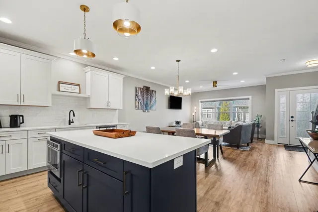 $795,000 | 1253 Echoes Circle, South Bend, IN 46617