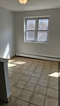 $1,495 | 2025 West Granville Avenue, Unit 305, Chicago, IL 60659