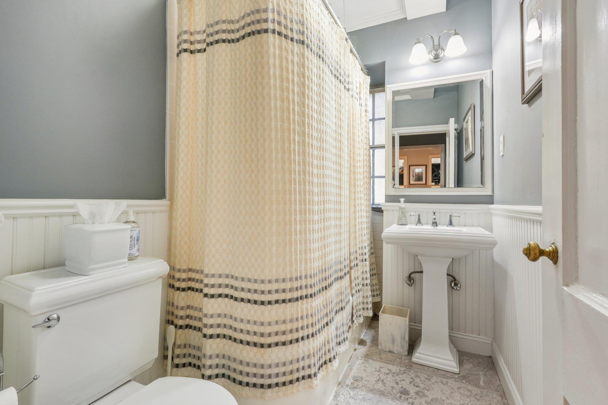 160 Middle Neck Road, Unit 2C Great Neck, NY 11021 - Photo 17 of 28