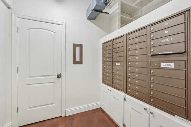 $388,800 | 160 Middle Neck Road, Unit 2C, Great Neck, NY 11021