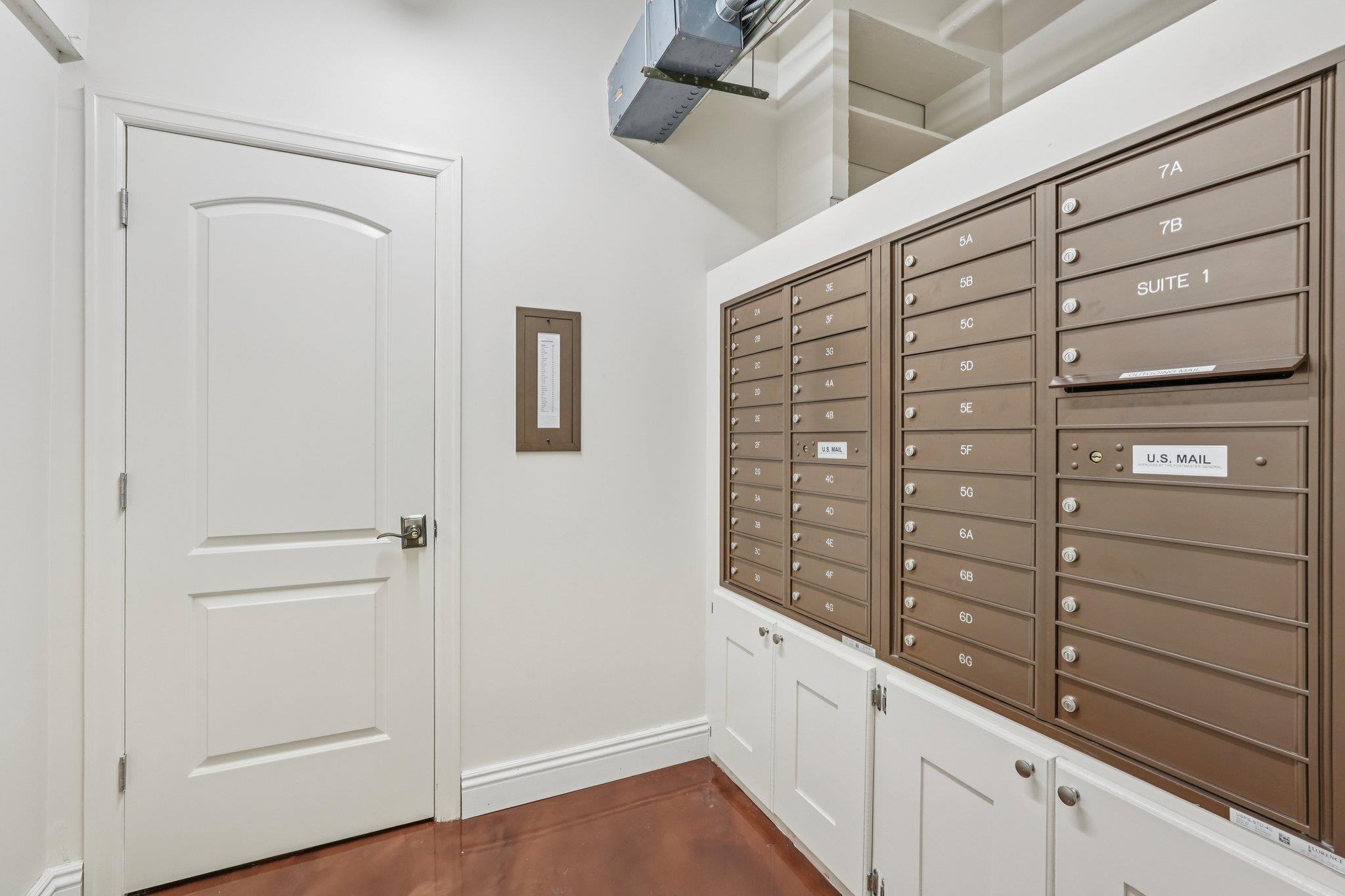 160 Middle Neck Road, Unit 2C Great Neck, NY 11021 - Photo 24 of 28 Mail room