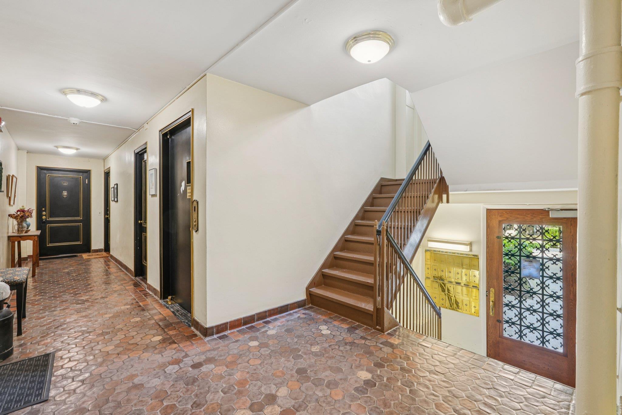 160 Middle Neck Road, Unit 2C Great Neck, NY 11021 - Photo 5 of 28