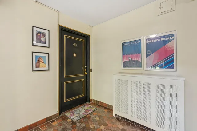 $388,800 | 160 Middle Neck Road, Unit 2C, Great Neck, NY 11021