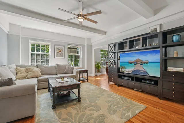 $388,800 | 160 Middle Neck Road, Unit 2C, Great Neck, NY 11021