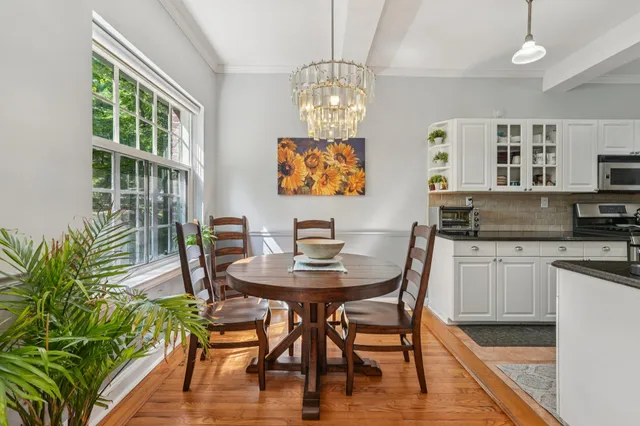 $388,800 | 160 Middle Neck Road, Unit 2C, Great Neck, NY 11021