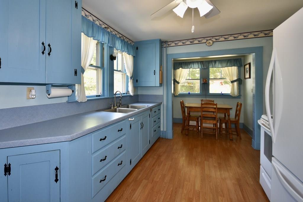 74 Acushnet Road Mattapoisett, MA 02739 - Photo 12 of 30 Gallery Image 12