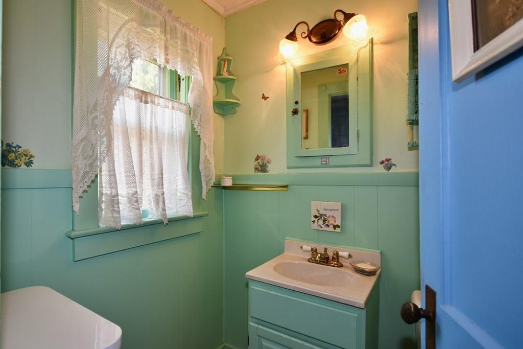 74 Acushnet Road Mattapoisett, MA 02739 - Photo 16 of 30 Gallery Image 16