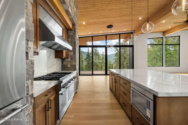 $1,900,000 | 292 Fairway View Drive, Sandpoint, ID 83864