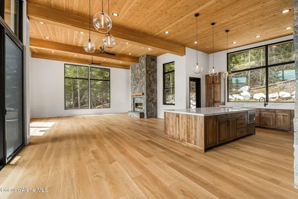 $1,900,000 | 292 Fairway View Drive, Sandpoint, ID 83864