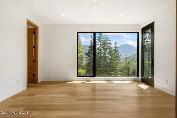 $1,900,000 | 292 Fairway View Drive, Sandpoint, ID 83864