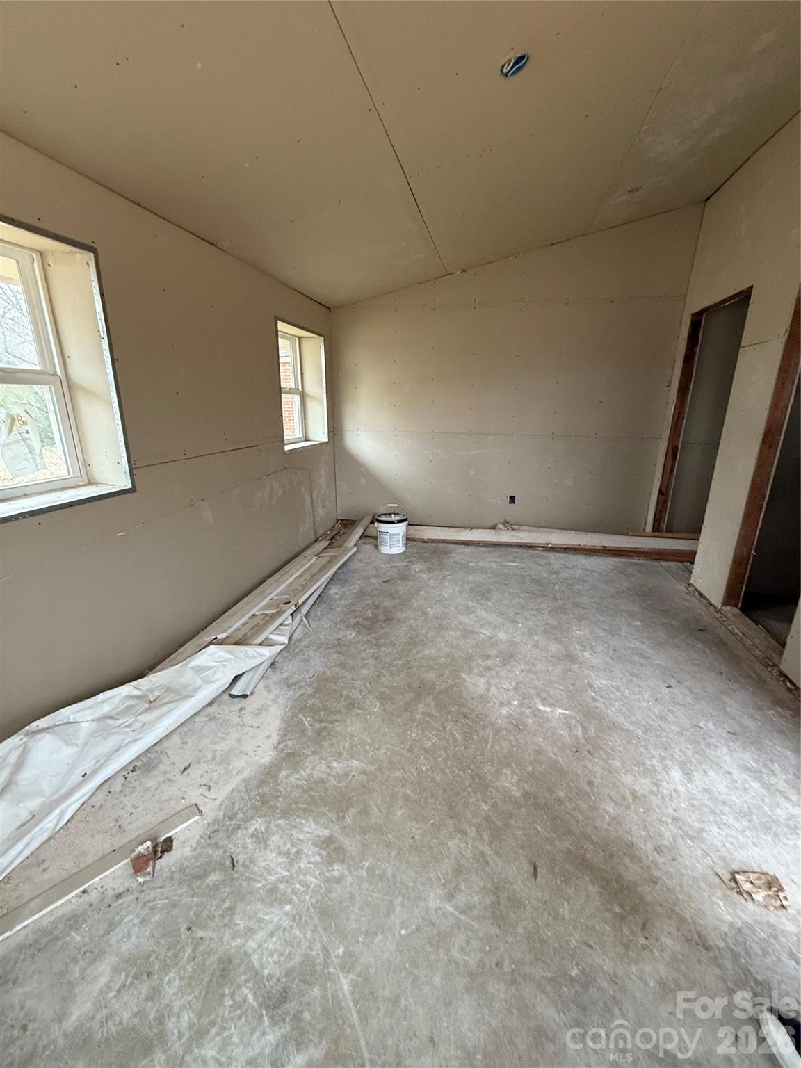 8106 Mt Holly Road Charlotte, NC 28214 - Photo 2 of 36