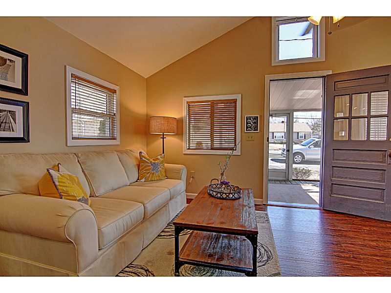 53E Andrew Comstock Road Warwick, RI 02886 - Photo 3 of 23 Living Room.