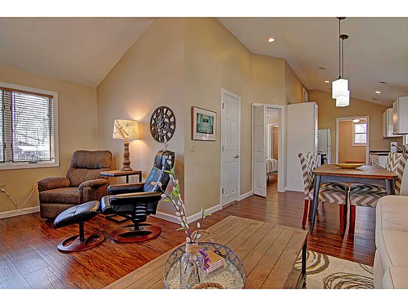 53E Andrew Comstock Road Warwick, RI 02886 - Photo 5 of 23 Living Room.