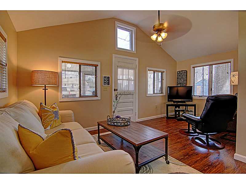 53E Andrew Comstock Road Warwick, RI 02886 - Photo 6 of 23 Living Room.