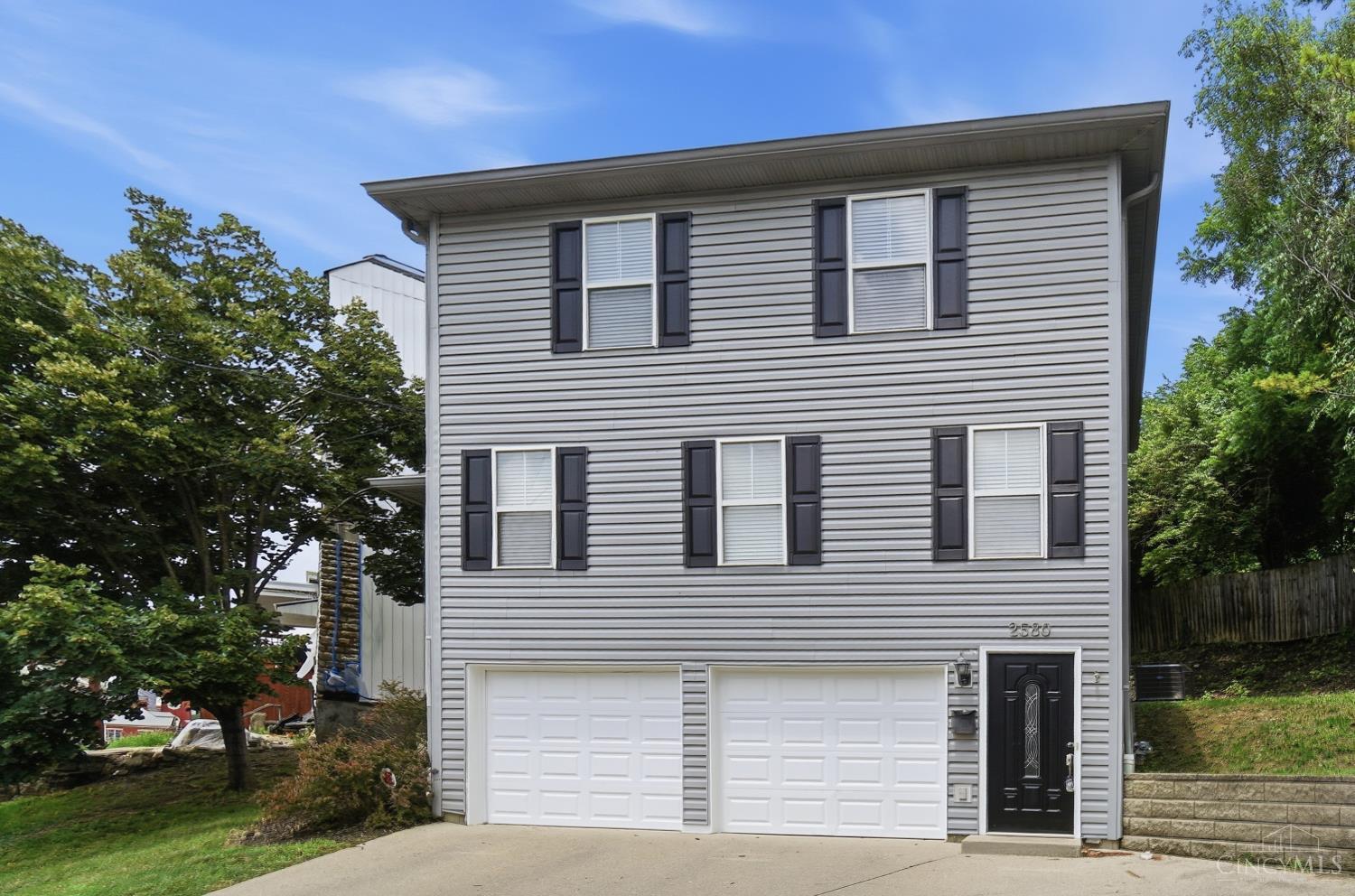 2580 Riverside Drive Cincinnati, OH 45202 - Photo 2 of 36