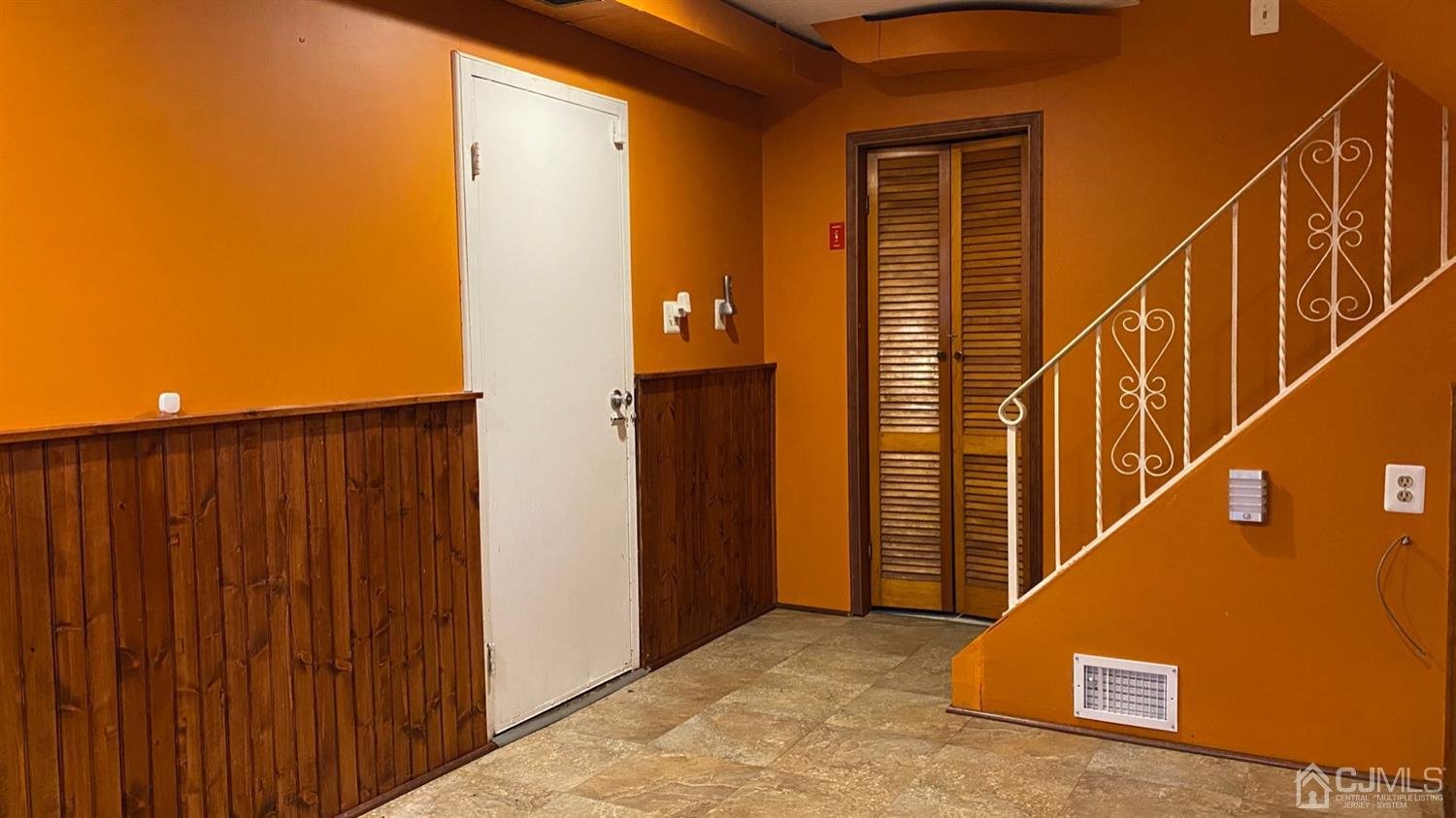 1 Terrill Road Edison, NJ 08817 - Photo 13 of 19 a view of entryway