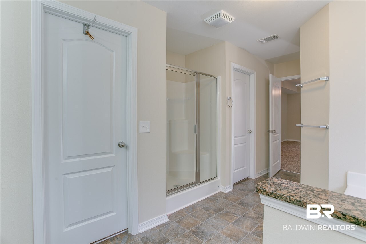 19866 Pitkin Drive Foley, AL 36535 - Photo 11 of 19 Masterbath