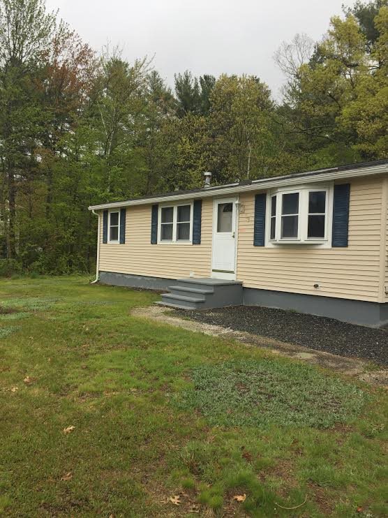 19 Ferry Road Nashua, NH 03064 - Photo 2 of 13