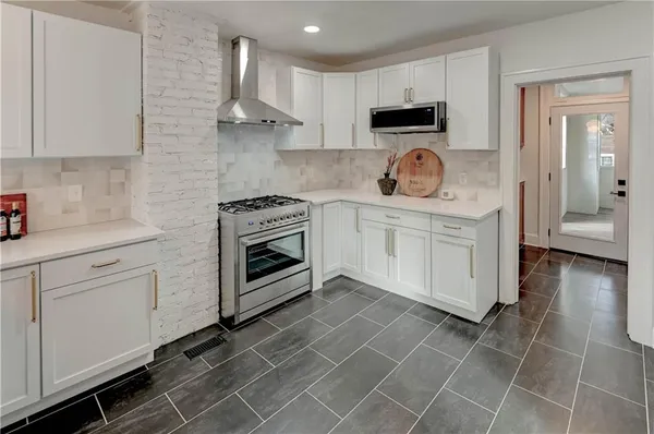 $1,165,000 | 426 West 57th Street, Kansas City, MO 64113