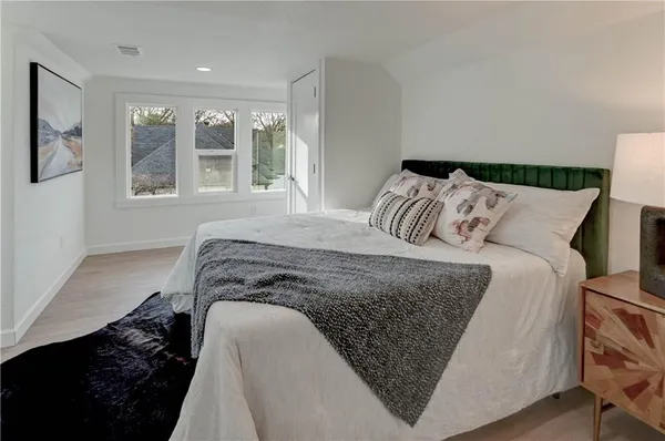 $1,165,000 | 426 West 57th Street, Kansas City, MO 64113