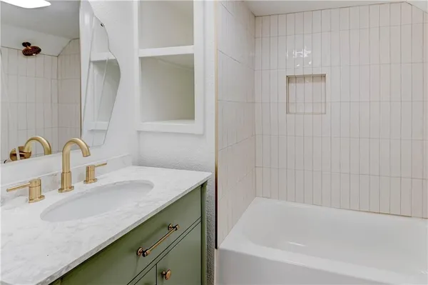 $1,165,000 | 426 West 57th Street, Kansas City, MO 64113