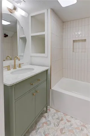 $1,165,000 | 426 West 57th Street, Kansas City, MO 64113