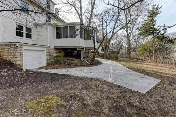 $1,165,000 | 426 West 57th Street, Kansas City, MO 64113