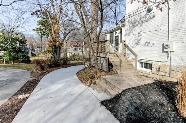 $1,165,000 | 426 West 57th Street, Kansas City, MO 64113