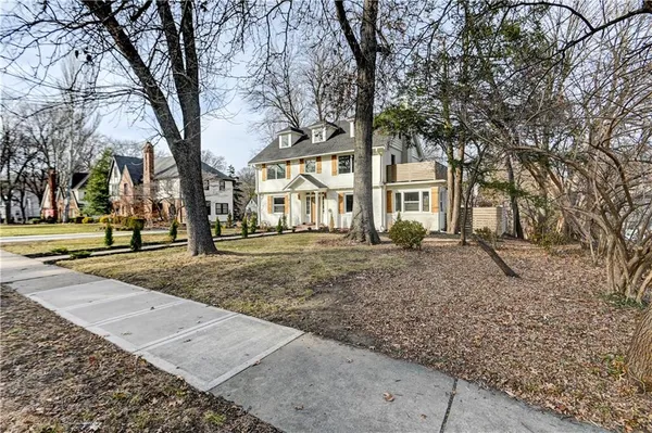 $1,165,000 | 426 West 57th Street, Kansas City, MO 64113