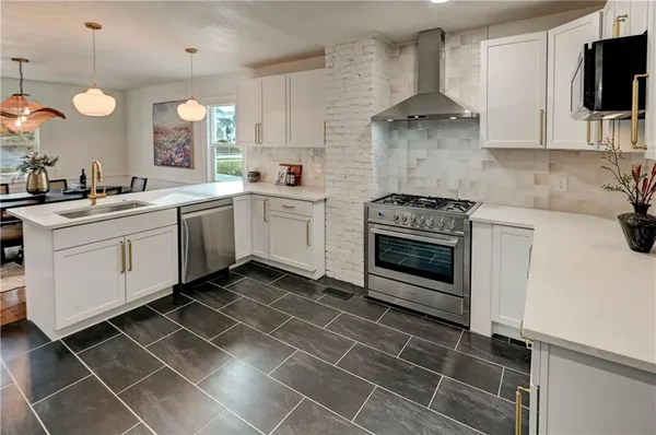 $1,165,000 | 426 West 57th Street, Kansas City, MO 64113