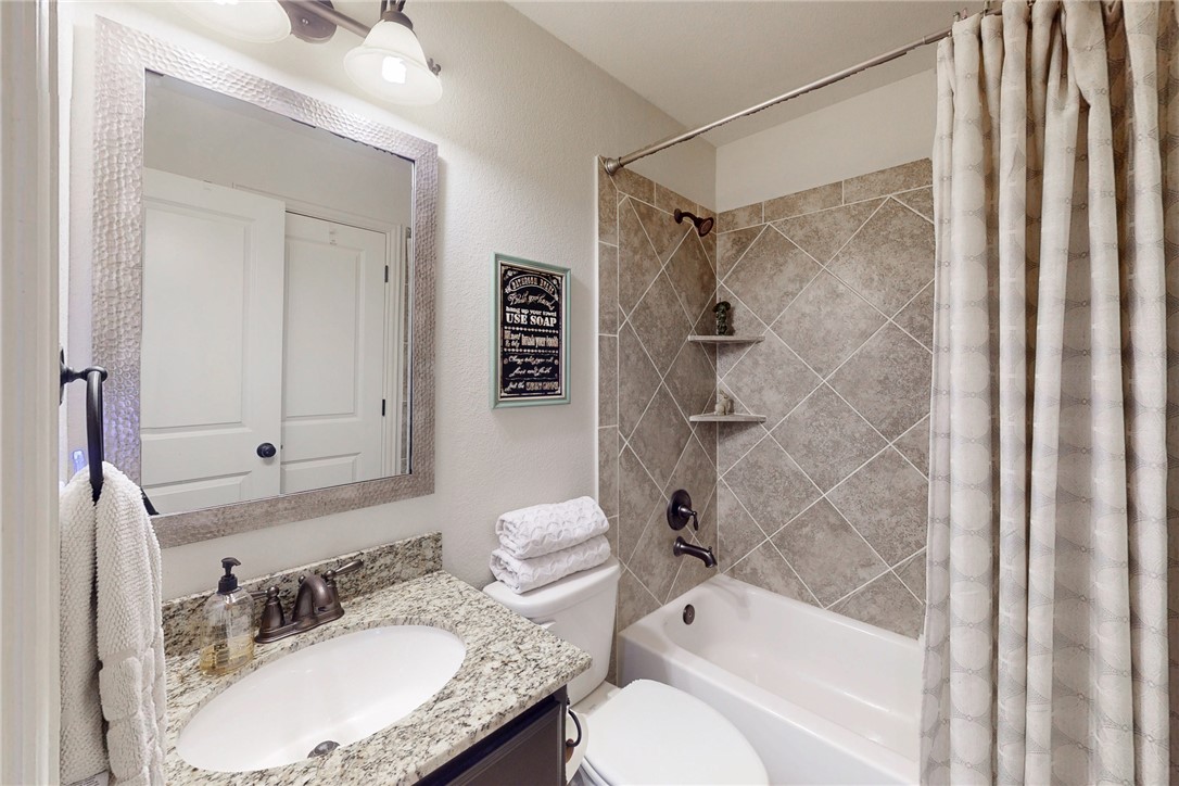 3317 Fiddlers Green Bryan, TX 77808 - Photo 29 of 36 Upstairs Full En-Suite Bath