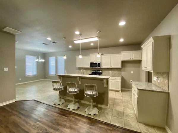 $1,800 | 7810 86th Street, Lubbock, TX 79424