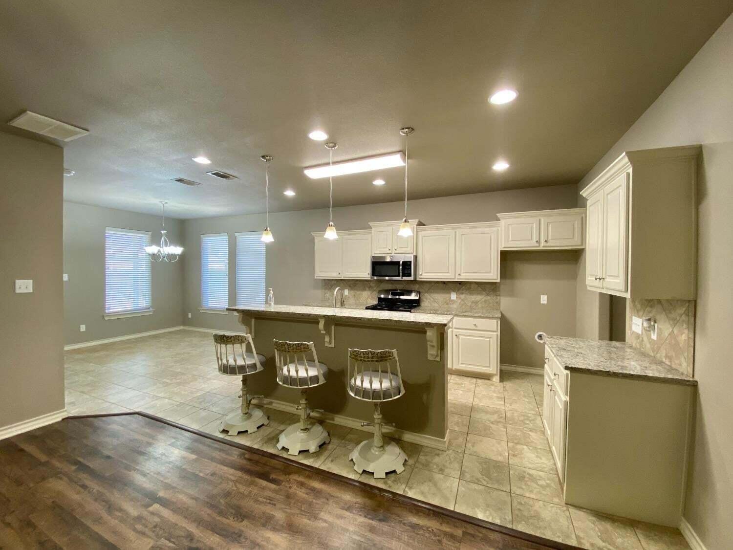 7810 86th Street Lubbock, TX 79424 - Photo 2 of 19 K2