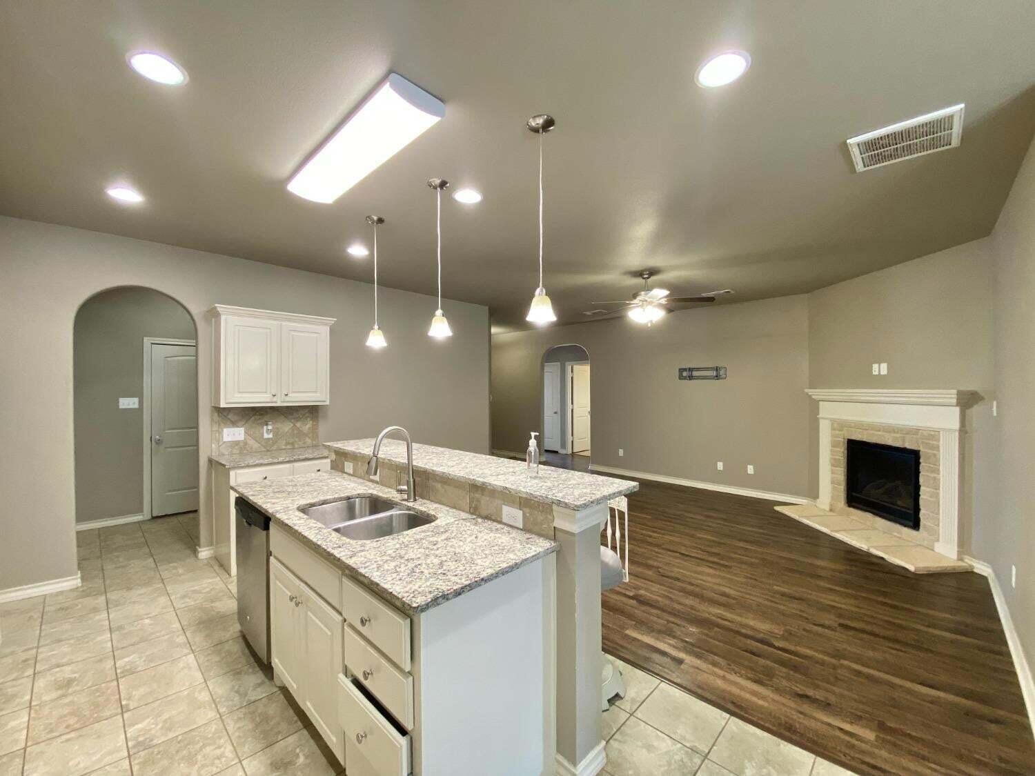 7810 86th Street Lubbock, TX 79424 - Photo 5 of 19 LR