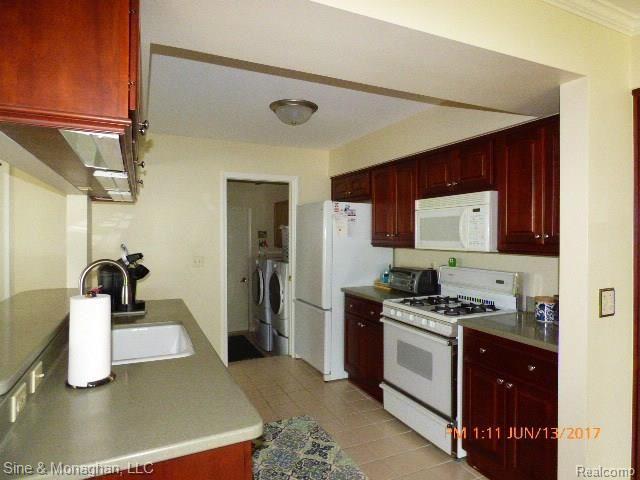 151 Milton Road, Unit 4 Algonac, MI 48001 - Photo 26 of 33 P1000910.JPG