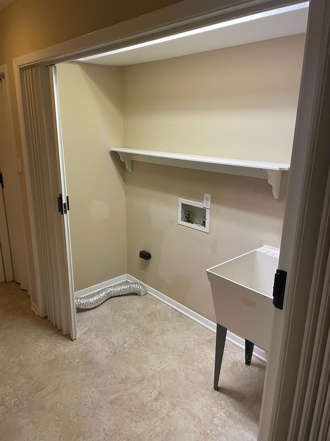 400 East Smithville Road Bloomington, IN 47401 - Photo 17 of 29 Gallery Image 17