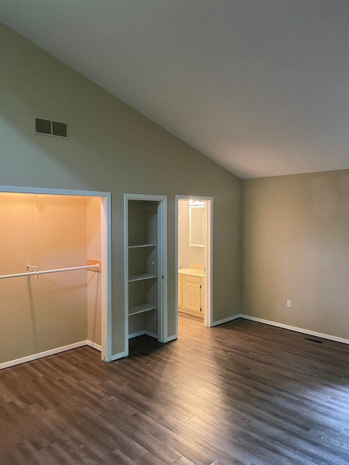 400 East Smithville Road Bloomington, IN 47401 - Photo 22 of 29 Gallery Image 22