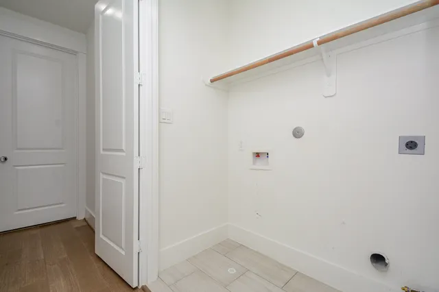 $2,095 | 310 Cyclamen Street, Houston, TX 77018