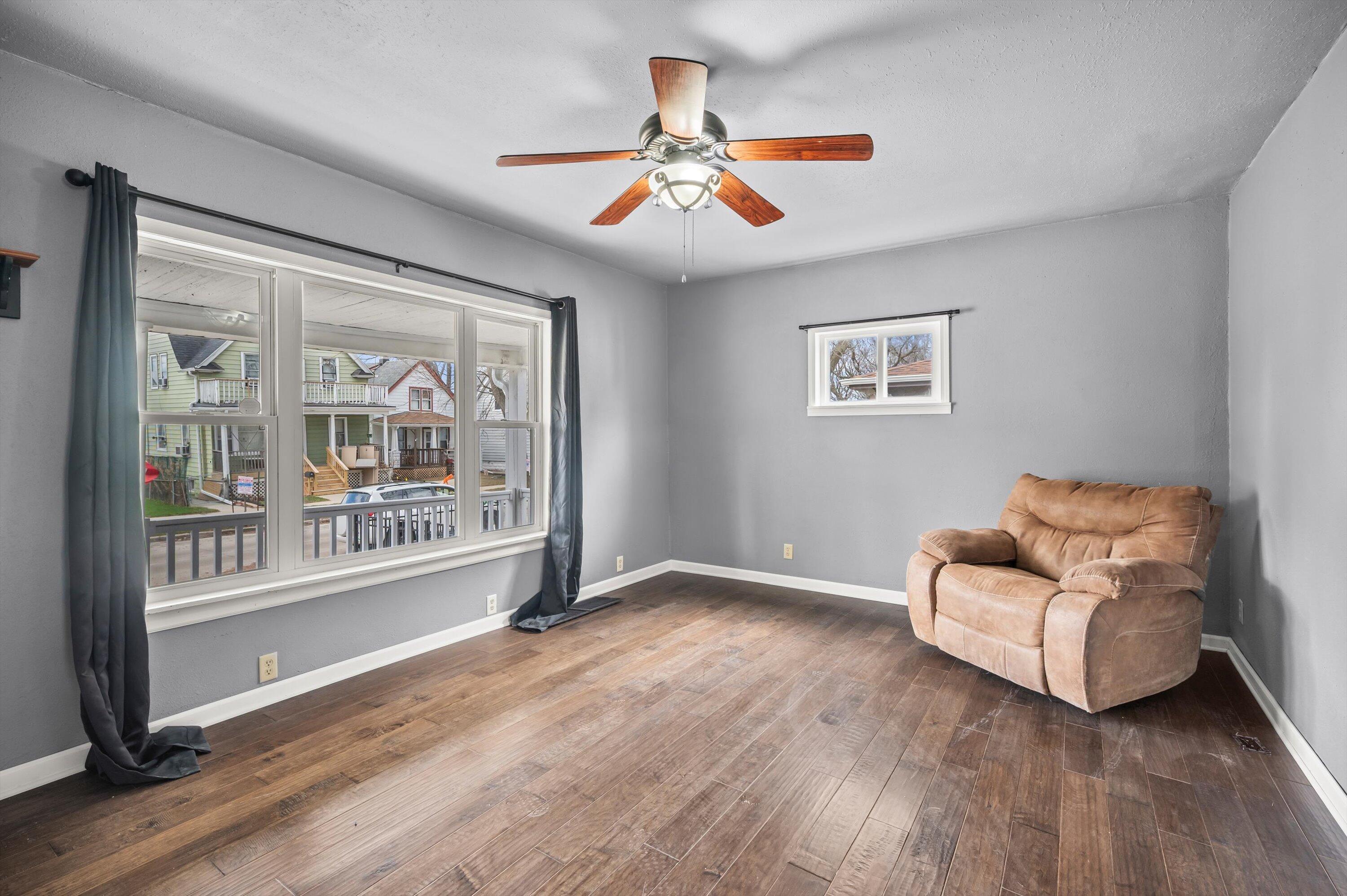 2058 South 36th Street Milwaukee, WI 53215 - Photo 13 of 28 14-Z62_8491