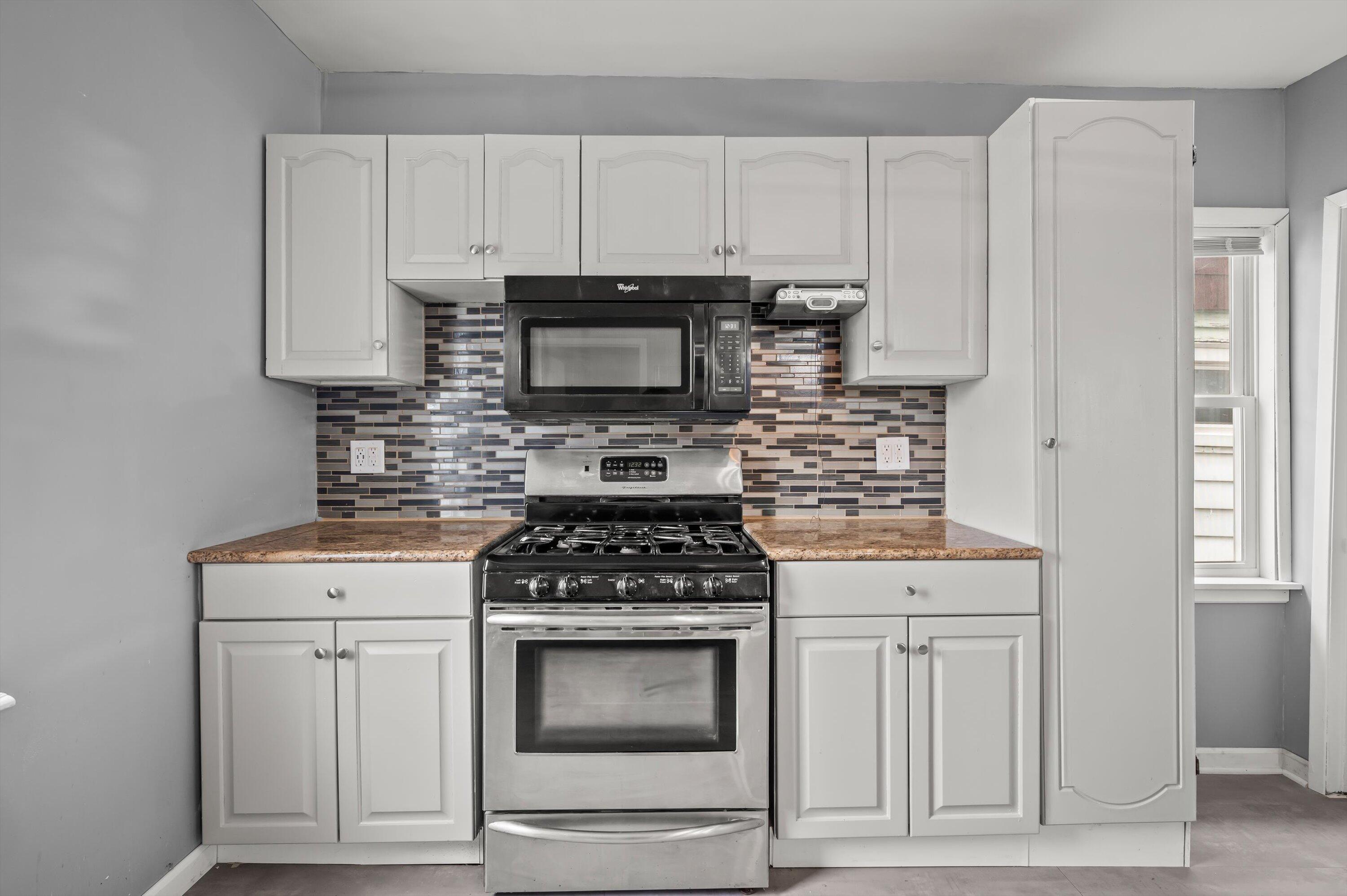 2058 South 36th Street Milwaukee, WI 53215 - Photo 18 of 28 19-Z62_8521