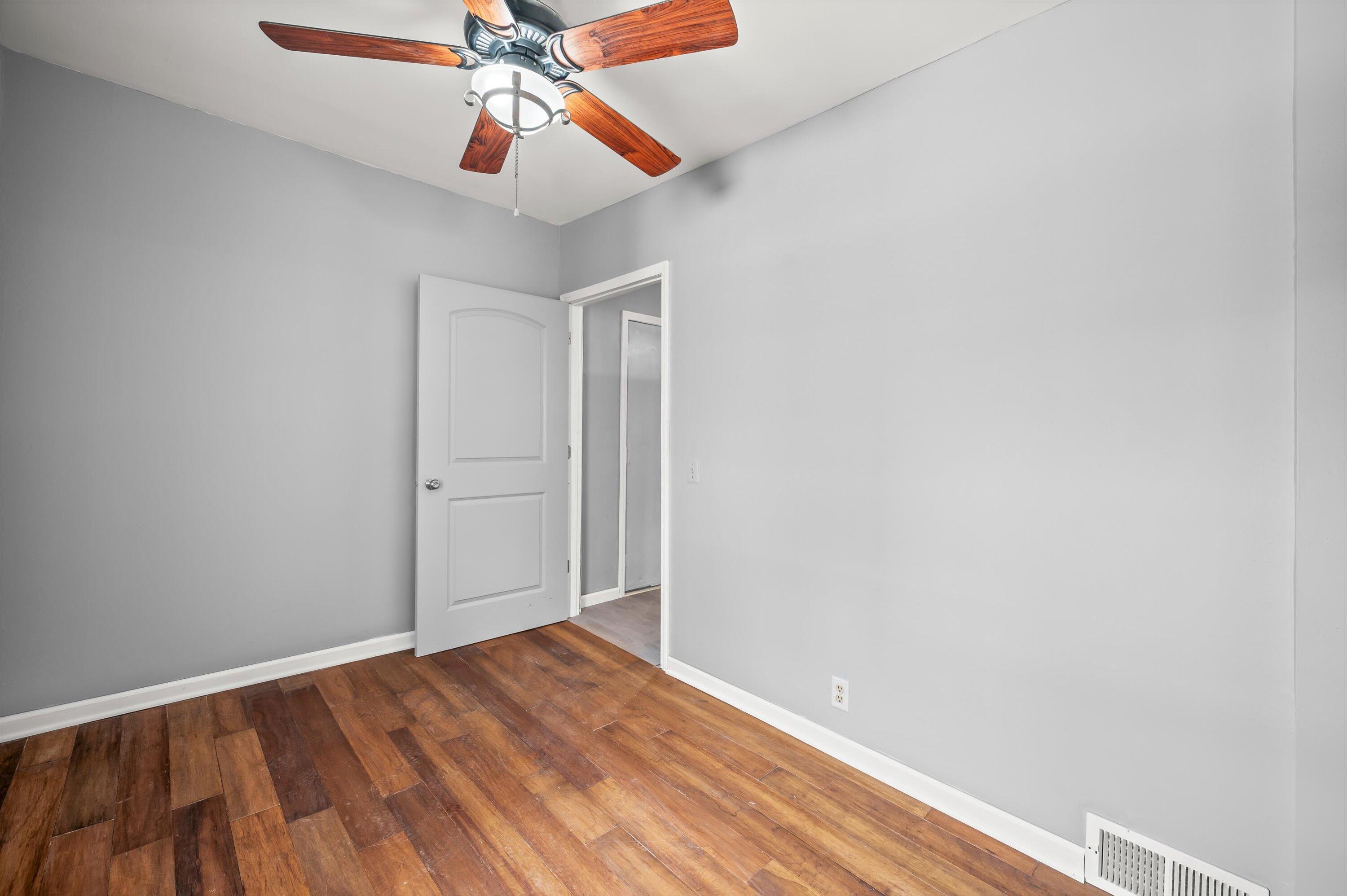 2058 South 36th Street Milwaukee, WI 53215 - Photo 20 of 28 21-Z62_8533