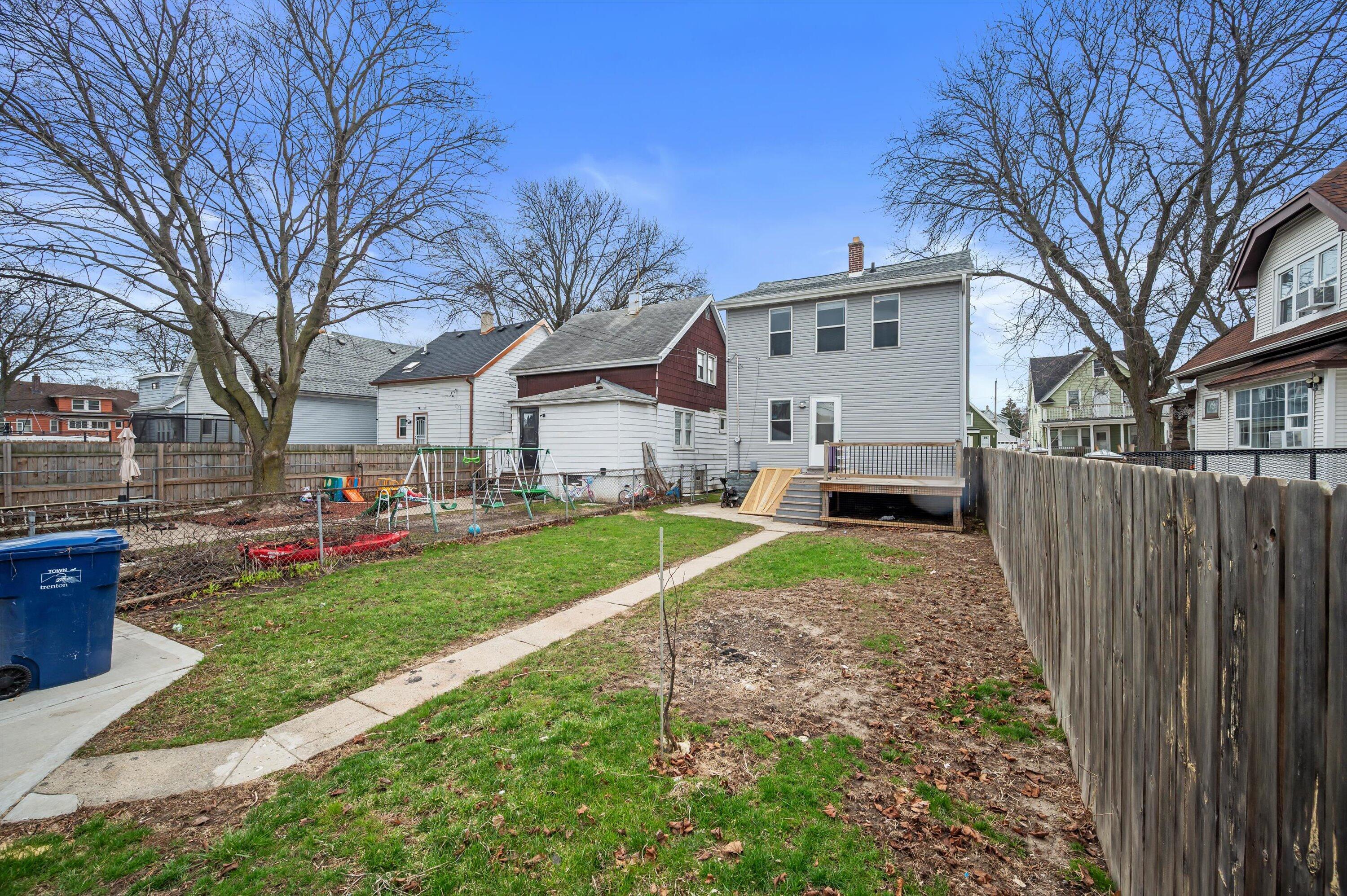 2058 South 36th Street Milwaukee, WI 53215 - Photo 4 of 28 05-Z62_8436